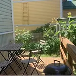 Cozy Self-Service Wooden Studio Near Aura River, Private Bath & Parking Huoneisto Turku