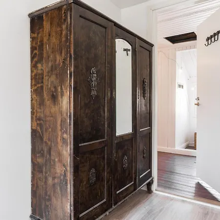 Cozy Self-Service Wooden Studio Near Aura River, Private Bath & Parking
